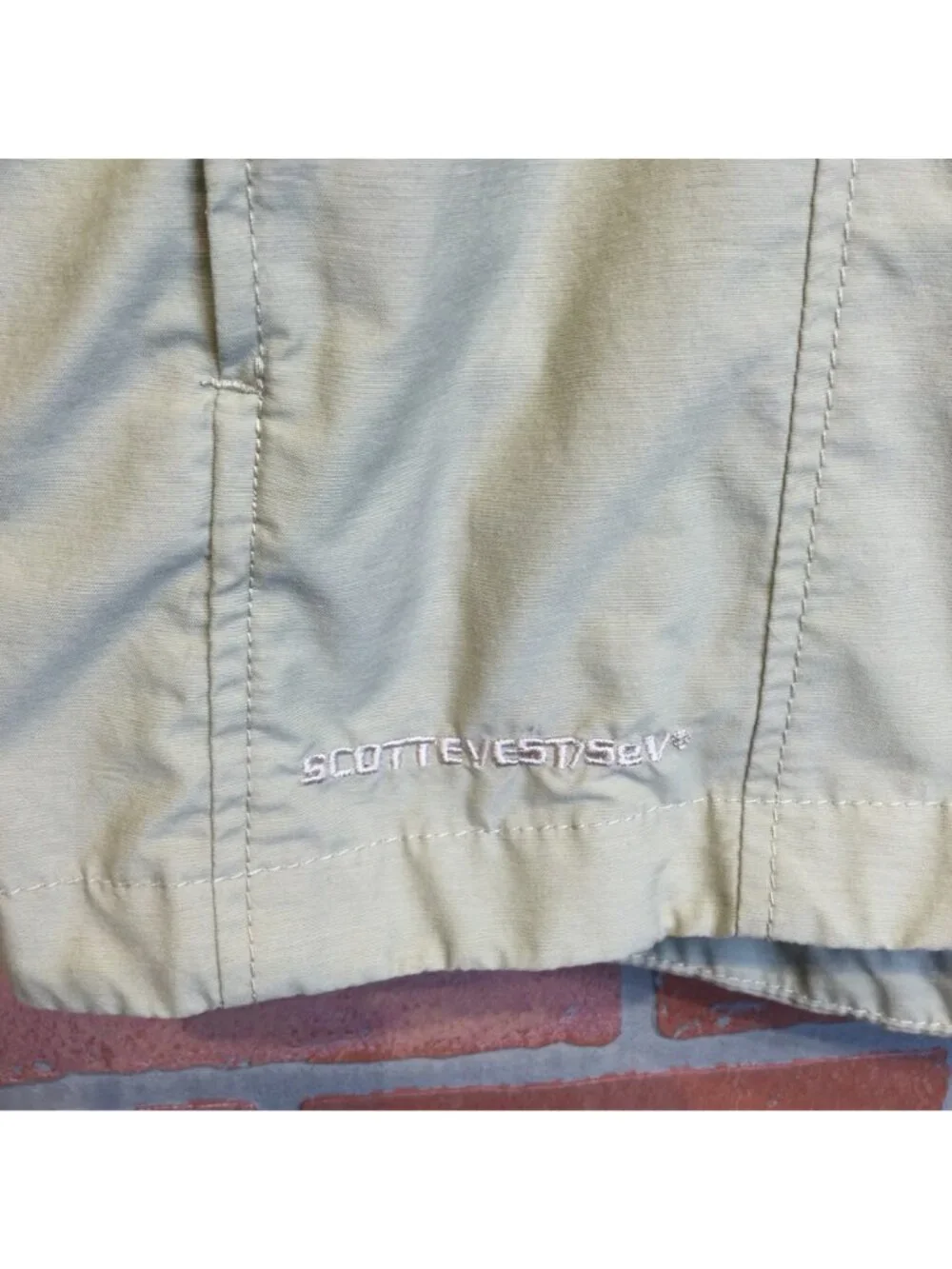 SCOTTeVEST Mens Beige Travel Vest Pockets Gorpcore Utility Tactical Outdoor